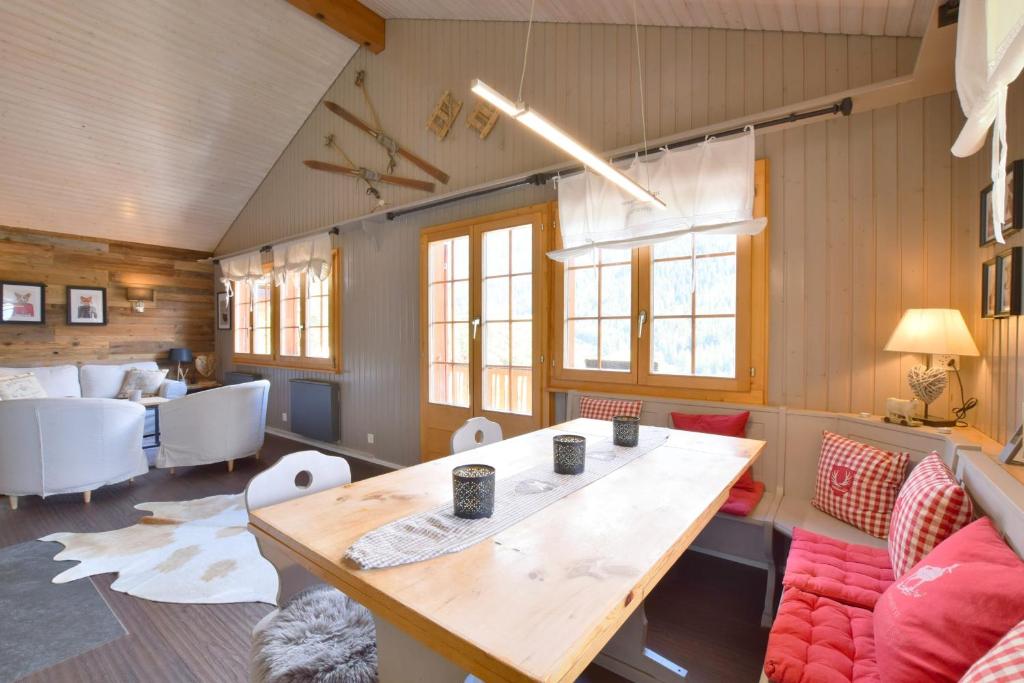 Chalet La Neuf room 1